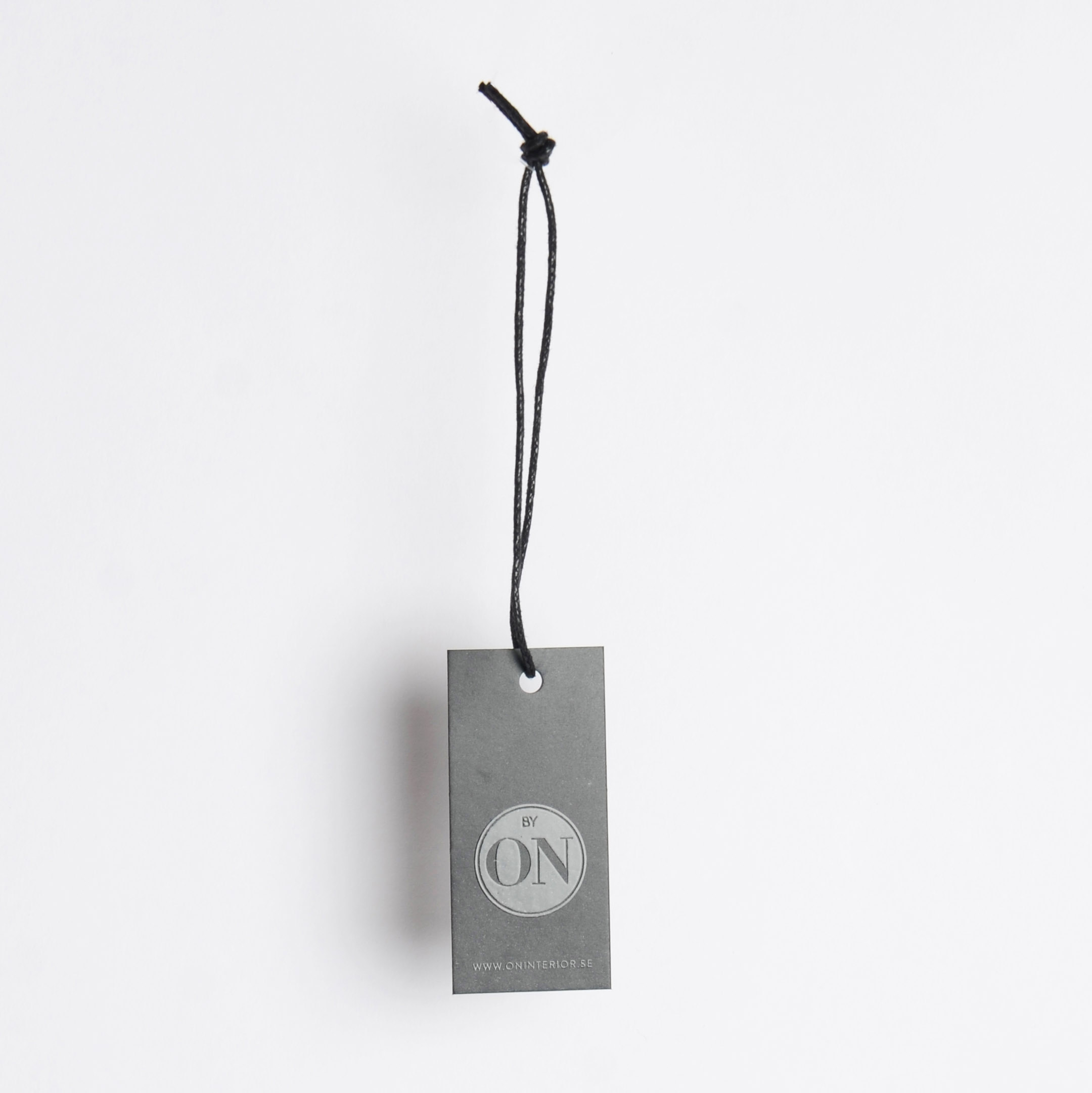 Hangtags m. uv-lackad logga - Bild 1